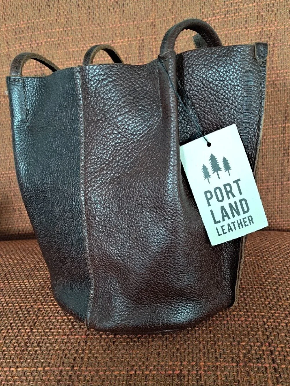 Portland Leather 'Almost Perfect' Devan Bucket Tote In Coldbrew (Classic Size) - Picture 4 of 8
